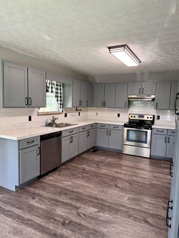 715 Clark Hollow Rd, Whitleyville, TN 38588