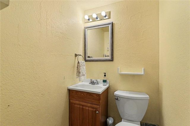 14308 Raymond Road, Kearney, MO 64060