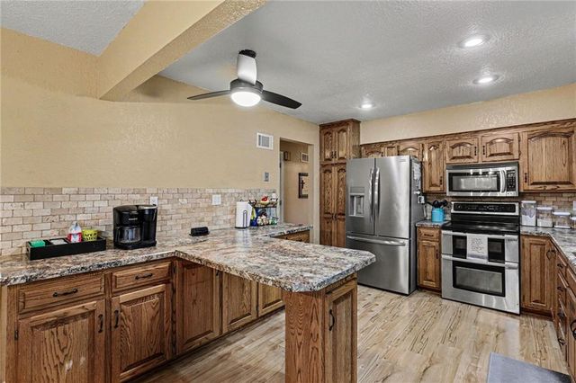 14308 Raymond Road, Kearney, MO 64060