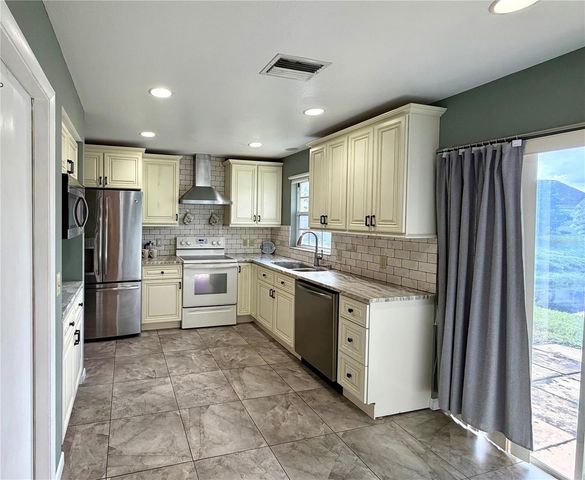 3606 57TH AVENUE DRIVE W, Bradenton, FL 34210