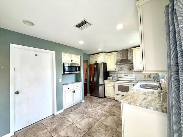 3606 57TH AVENUE DRIVE W, Bradenton, FL 34210