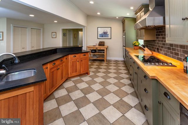 35 WORMAN RD, Stockton, NJ 08559