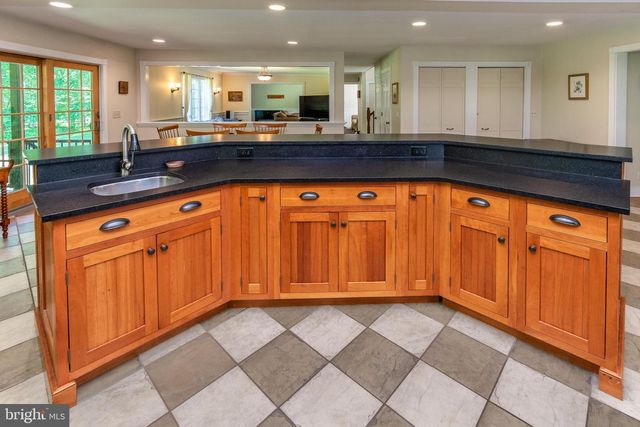 35 WORMAN RD, Stockton, NJ 08559