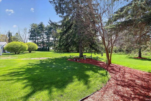 50739 Old Lantern Trail, Granger, IN 46530