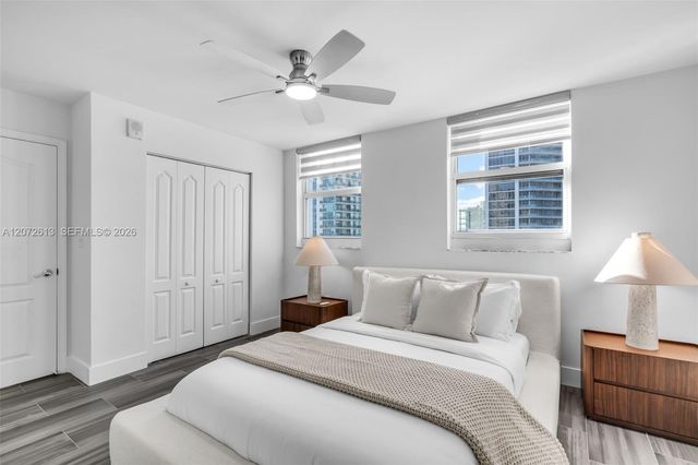 1200 Brickell Bay Drive 2501, Miami, FL 33131