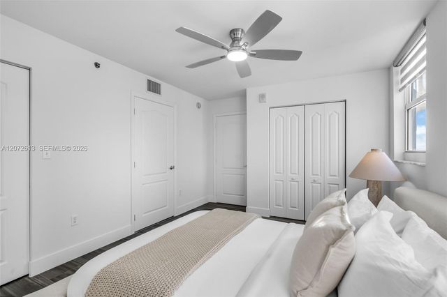 1200 Brickell Bay Drive 2501, Miami, FL 33131