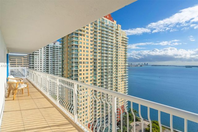 1200 Brickell Bay Drive 2501, Miami, FL 33131