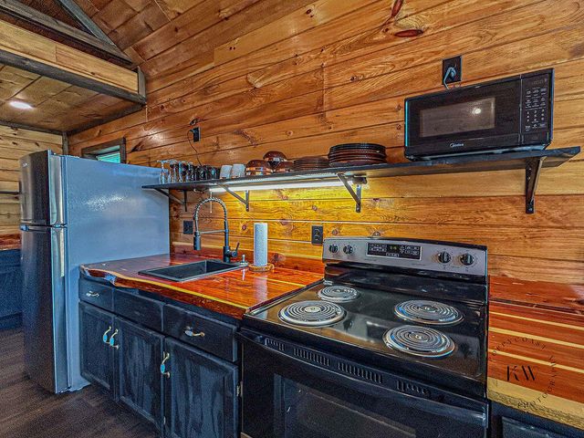 89 Cable Lane, Campton, KY 41301