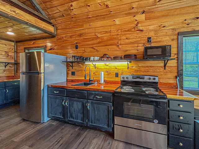 89 Cable Lane, Campton, KY 41301