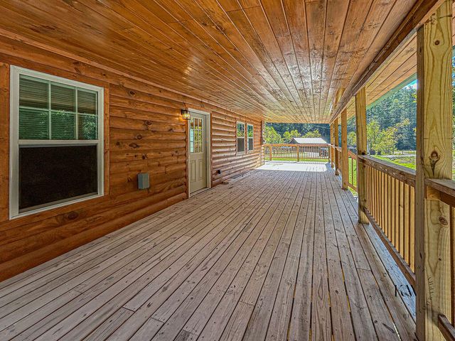 89 Cable Lane, Campton, KY 41301