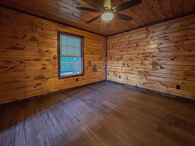 89 Cable Lane, Campton, KY 41301