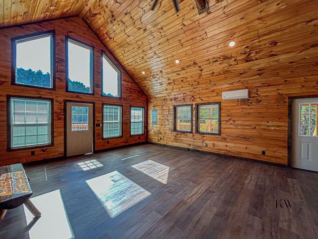 89 Cable Lane, Campton, KY 41301