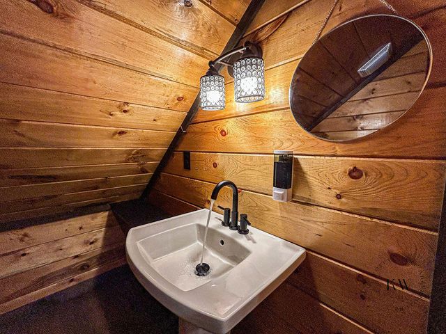 89 Cable Lane, Campton, KY 41301