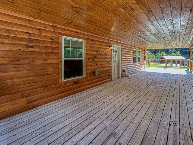 89 Cable Lane, Campton, KY 41301