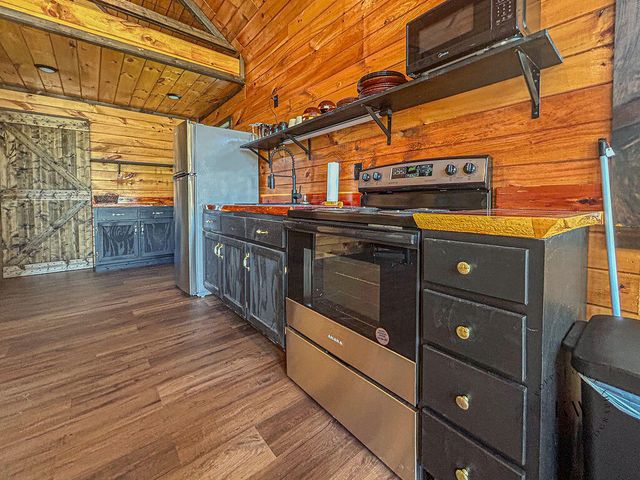 89 Cable Lane, Campton, KY 41301