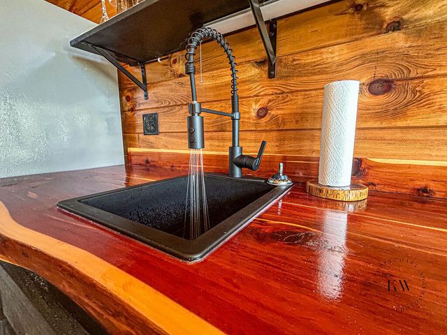 89 Cable Lane, Campton, KY 41301