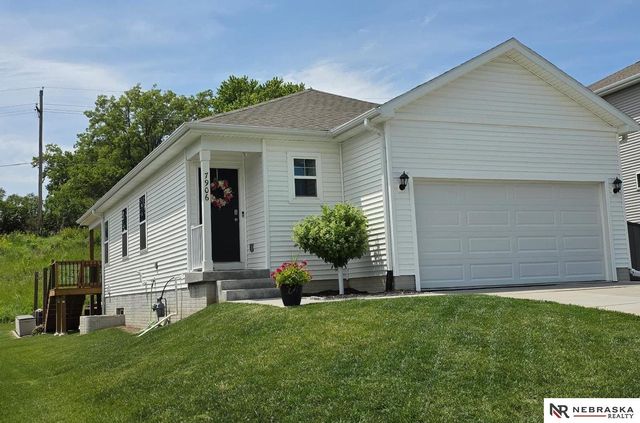 7906 N 95th Avenue, Omaha, NE 68122