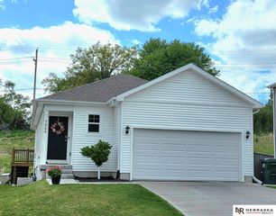 7906 N 95th Avenue, Omaha, NE 68122