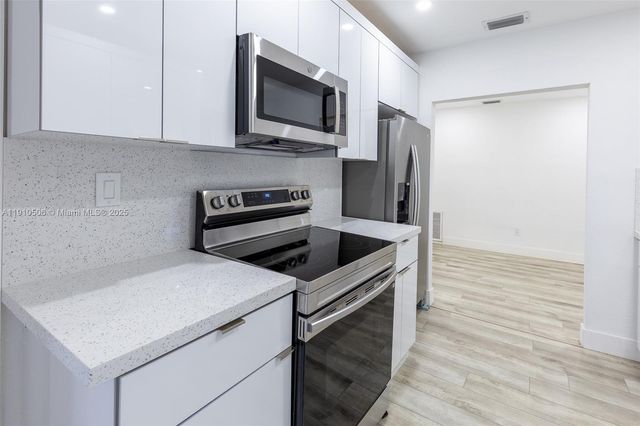 6440 SW 20th St, Miramar, FL 33023