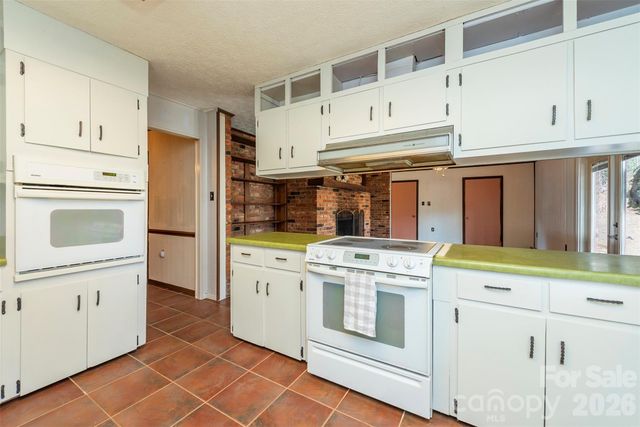 118 Richard Lane, Black Mountain, NC 28711