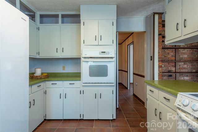 118 Richard Lane, Black Mountain, NC 28711