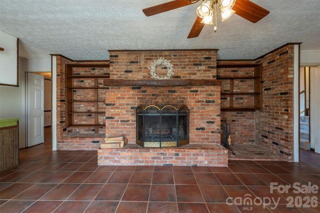 118 Richard Lane, Black Mountain, NC 28711