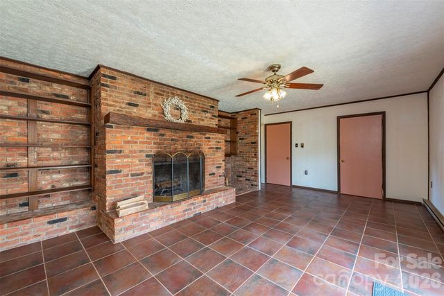 118 Richard Lane, Black Mountain, NC 28711