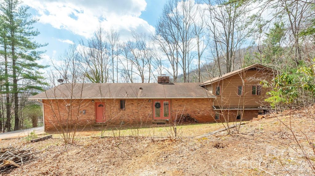 118 Richard Lane, Black Mountain, NC 28711