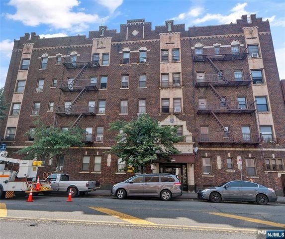 821 Bergen Avenue C12, Jersey City, NJ 07306
