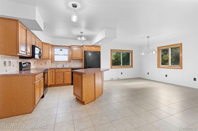 15451 Whitaker Road, Linden, MI 48451