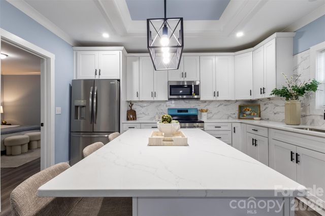 305 E Henry Street, Belmont, NC 28012