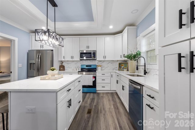 305 E Henry Street, Belmont, NC 28012