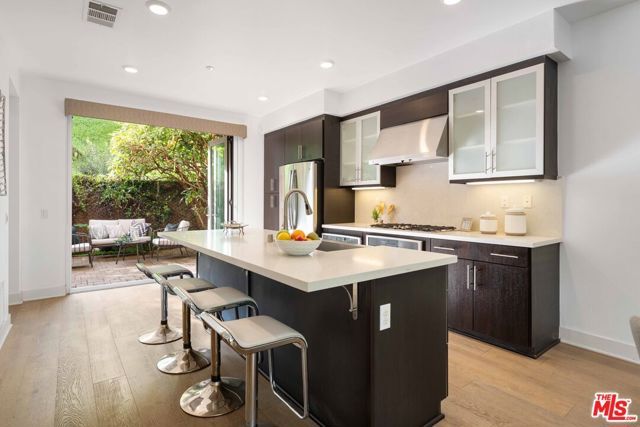 6738 W Gill Way, Los Angeles, CA 90068