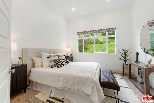 6738 W Gill Way, Los Angeles, CA 90068