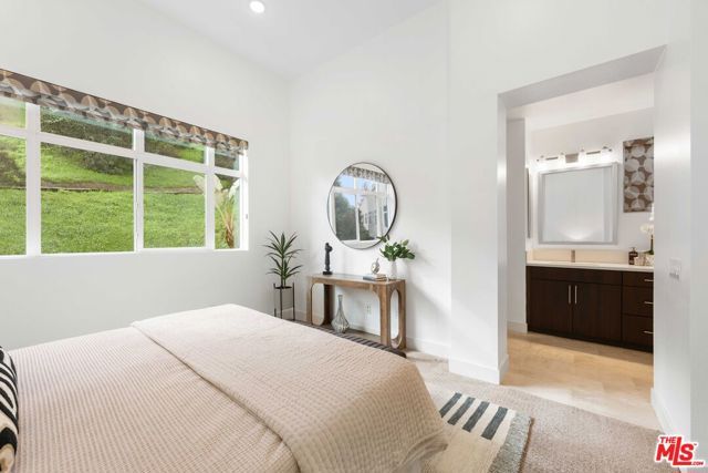 6738 W Gill Way, Los Angeles, CA 90068