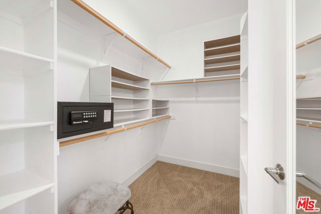 6738 W Gill Way, Los Angeles, CA 90068