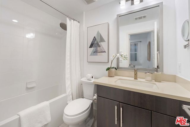 6738 W Gill Way, Los Angeles, CA 90068