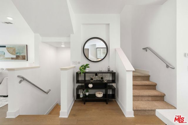 6738 W Gill Way, Los Angeles, CA 90068