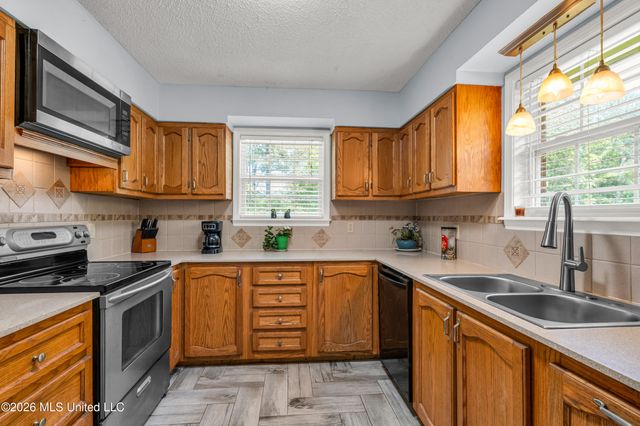 6005 Cypress Drive, Kiln, MS 39556