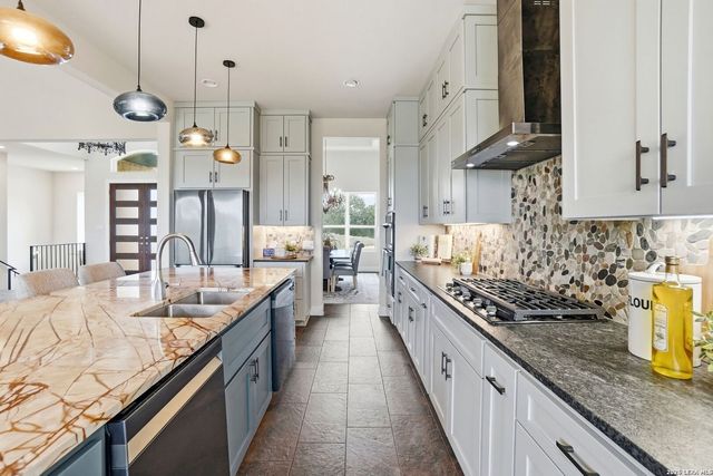 9889 Cash Mountain, Helotes, TX 78023