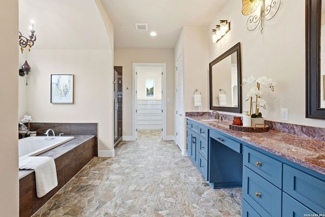 9889 Cash Mountain, Helotes, TX 78023