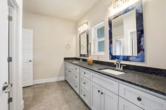 9889 Cash Mountain, Helotes, TX 78023