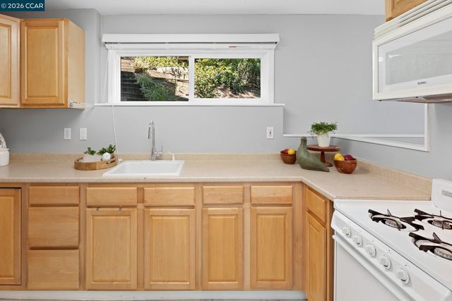 15 Loma Vista, Walnut Creek, CA 94597