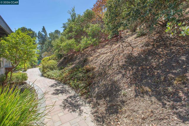 15 Loma Vista, Walnut Creek, CA 94597
