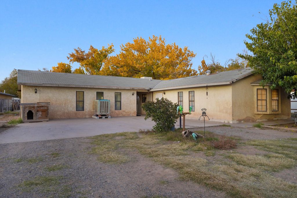 45 Jerome Road, Los Lunas, NM 87031