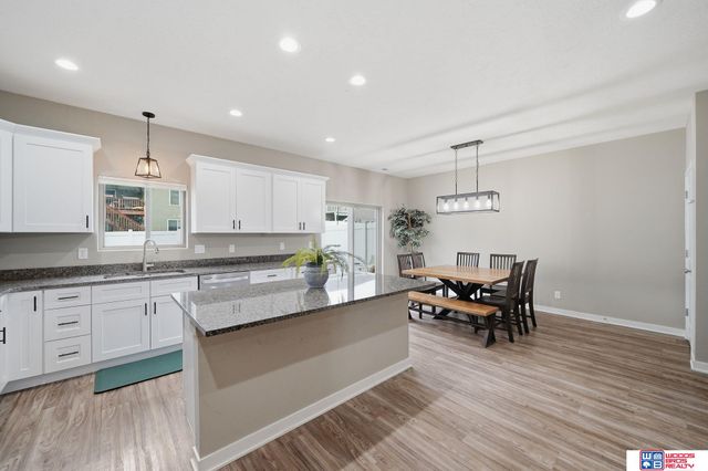 5018 W Hillsboro Drive, Lincoln, NE 68528