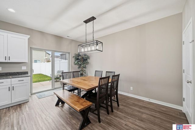 5018 W Hillsboro Drive, Lincoln, NE 68528