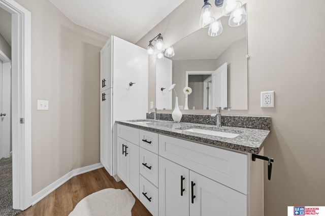 5018 W Hillsboro Drive, Lincoln, NE 68528