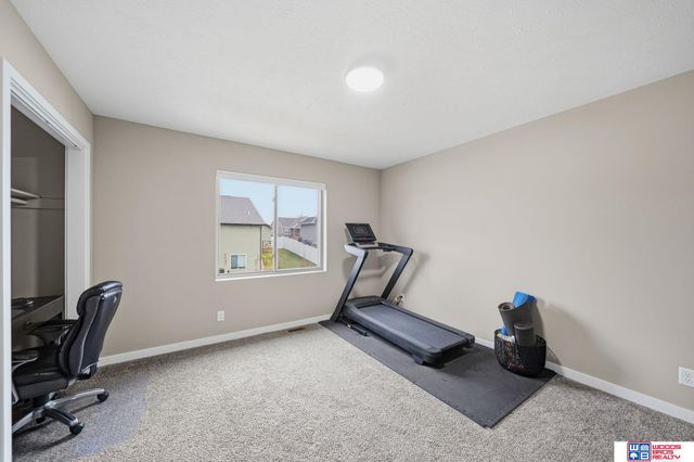 5018 W Hillsboro Drive, Lincoln, NE 68528