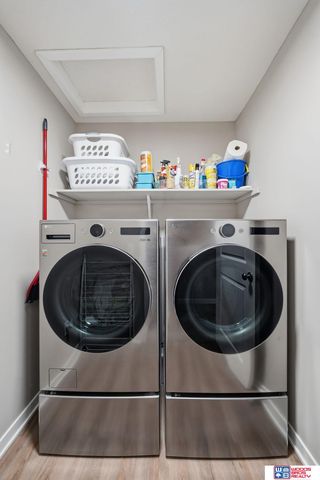 5018 W Hillsboro Drive, Lincoln, NE 68528